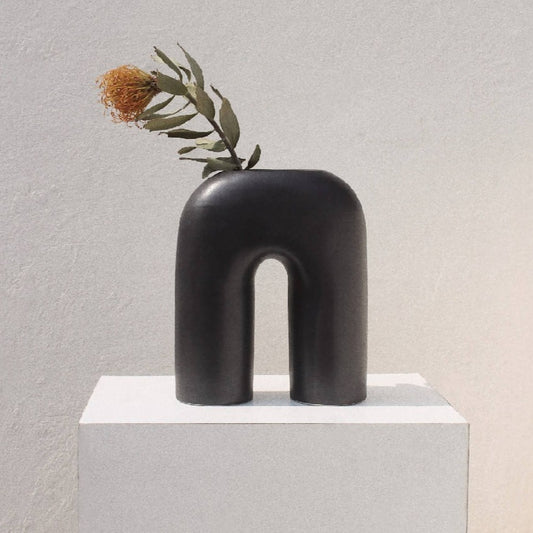 Zo Vase | Minimalist Decor | Black